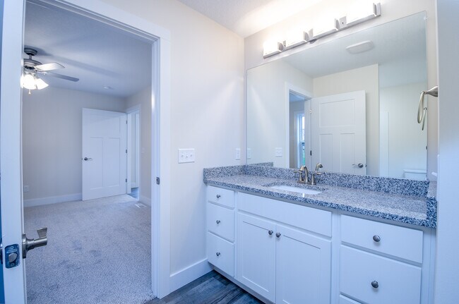 Building Photo - 9250 Brook Hollow Ln