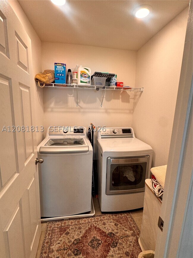 Building Photo - 948 Scrub Oak Hammock Rd