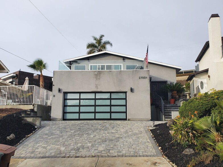 Main house \ duplex. Unit B is situated on the ground floor and to the left - 27001 Calle Juanita