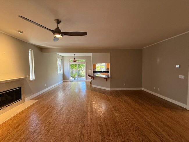 Building Photo - 413 Redrock Way