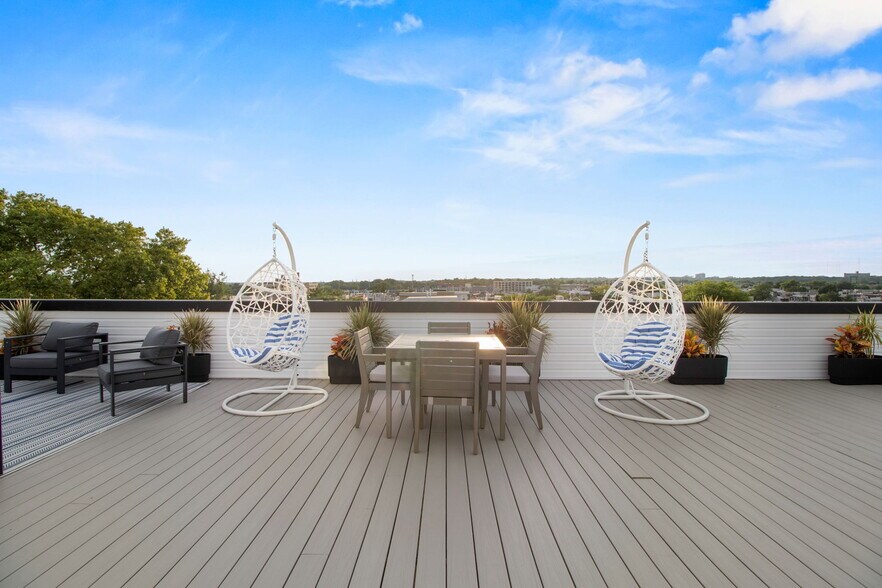 Building Photo - 2625 W Jefferson St