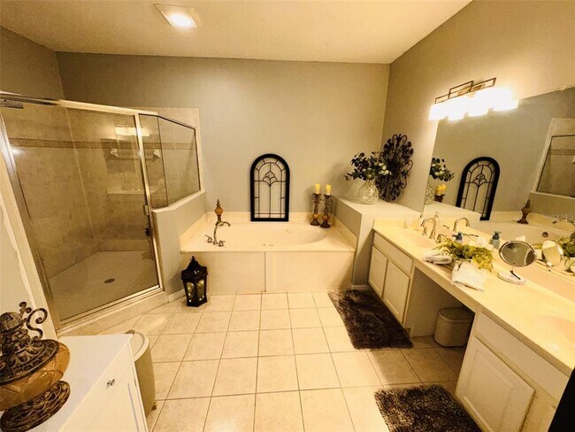 Building Photo - 901 Waterside Ln