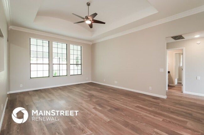 Building Photo - 400 Julie's Trail Cir