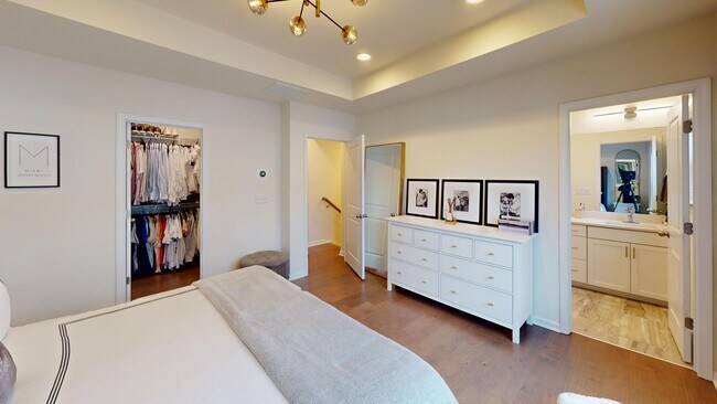 Building Photo - Beautiful Rooftop Terrace Townhome w/ gara...