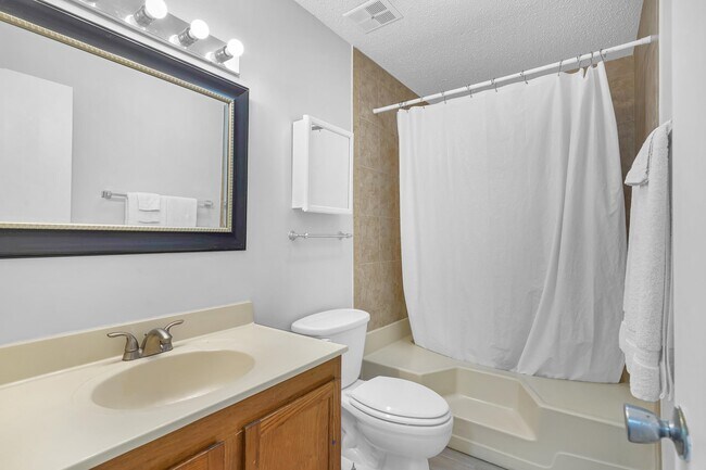 Building Photo - 622 Bowers Ln