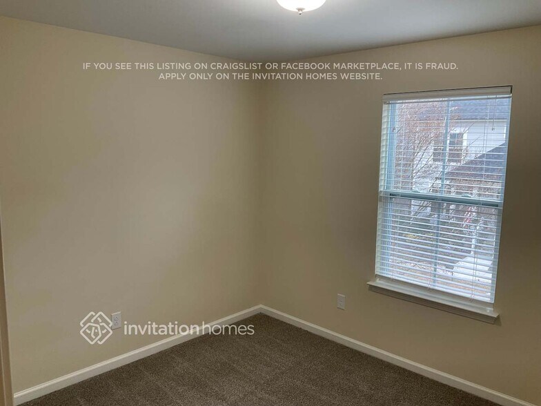 Building Photo - 8130 Dumphries Dr