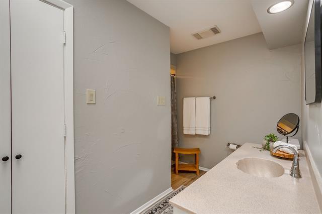 Building Photo - 7512 Westwind Ct