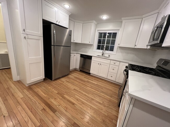 Building Photo - 67 Commonwealth Rd