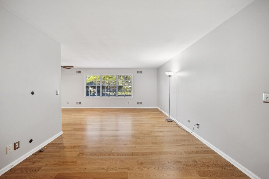 Building Photo - 70 Harristown Rd