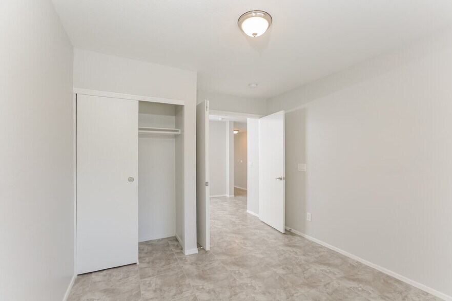 Building Photo - 12456 W Mandalay Ln