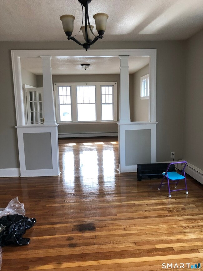 Building Photo - 152 Lyons St