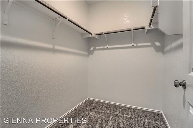 Building Photo - 7213 Tonka Ln