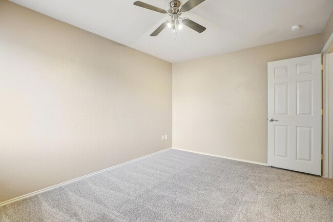Building Photo - 1132 Pine Portage Loop
