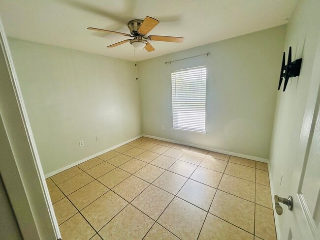 Building Photo - 2315 Snowflake Ln