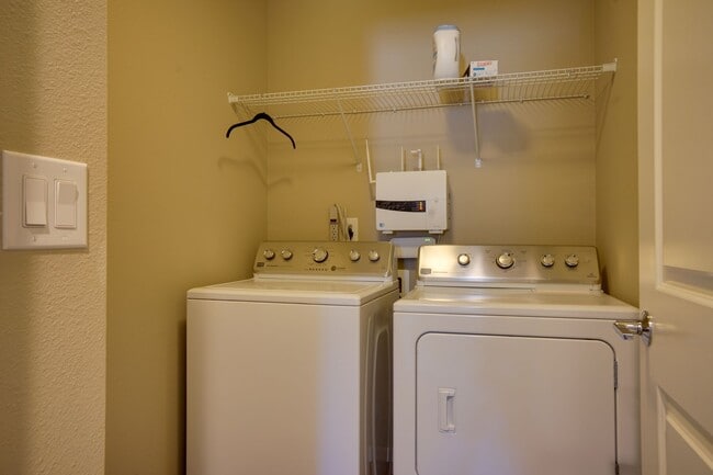 Building Photo - Luxury 2 story with Air Conditioning