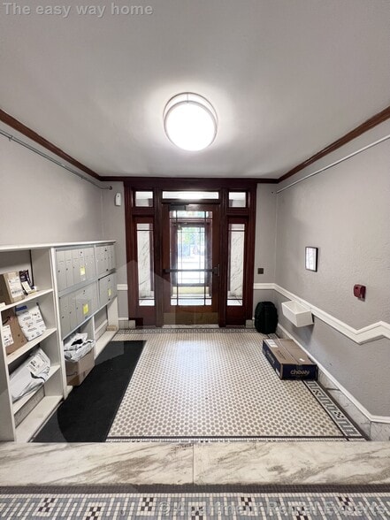 Building Photo - 15 Linnaean St