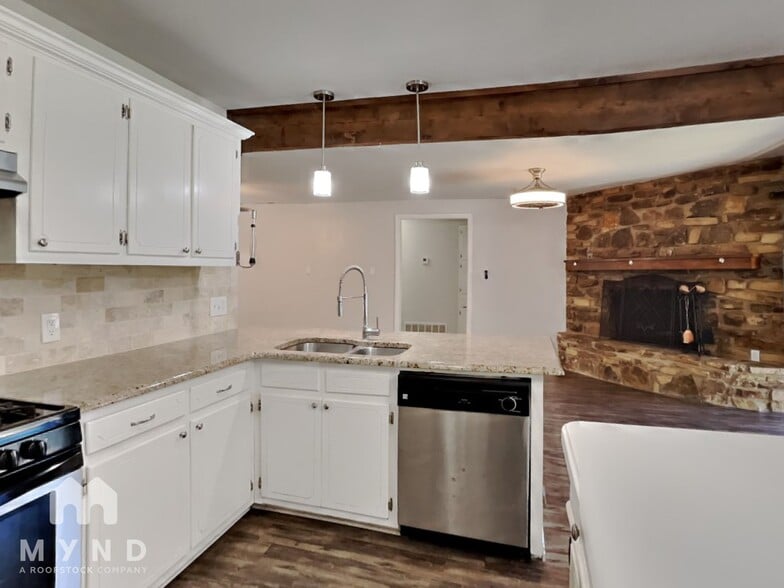 Building Photo - 612 S Rough Creek Ct