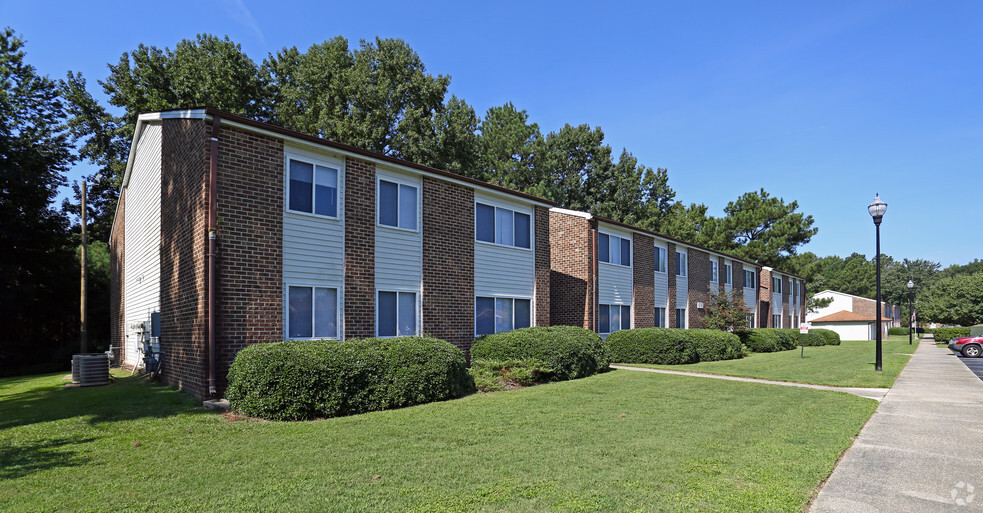 Building Photo - Magnolia Manor