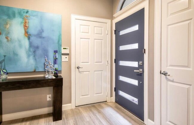 Building Photo - 5408 Rose St