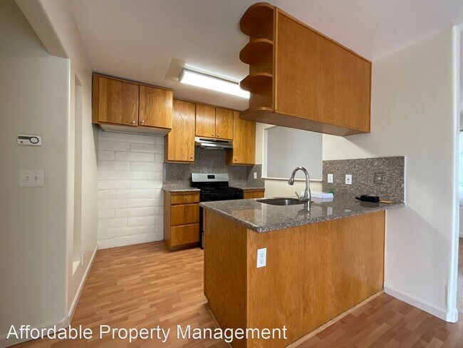 Building Photo - 3 br, 2 bath House - 33120 Lake Mead Drive