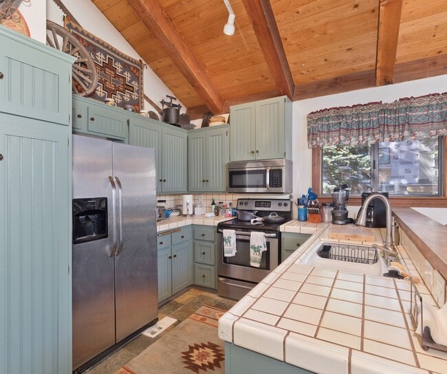 Building Photo - 91 St Moritz Rd