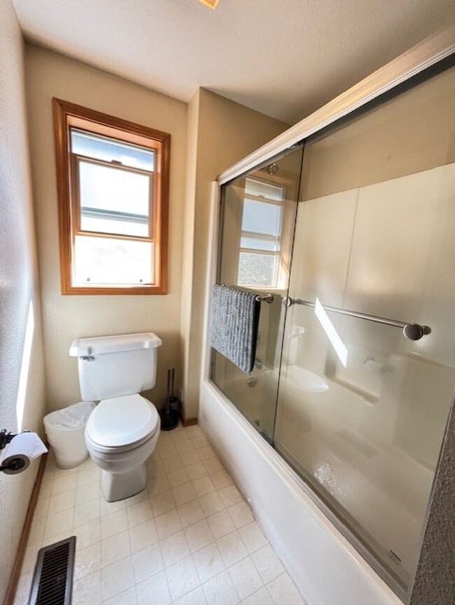 Building Photo - 58120 Gannet Lane, Fall Special $250.00 of...