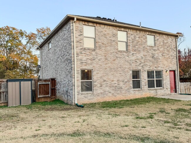 Building Photo - 36 Talladega Loop