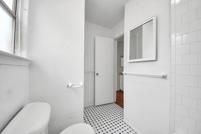 Building Photo - 17003 Amidon Dr