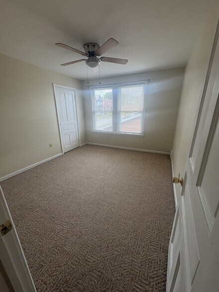 Building Photo - 506 Parker Ave