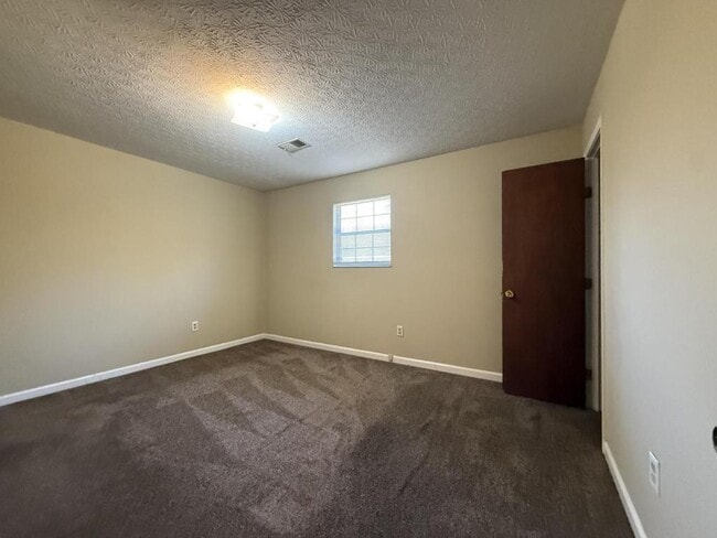 Building Photo - 1238 Clear Ridge Ln