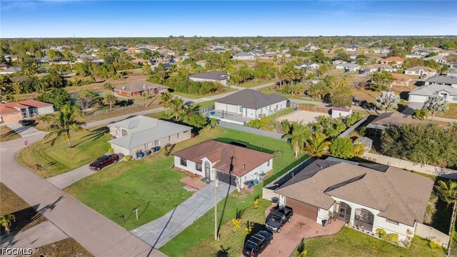 Building Photo - 918 Acroft Ave