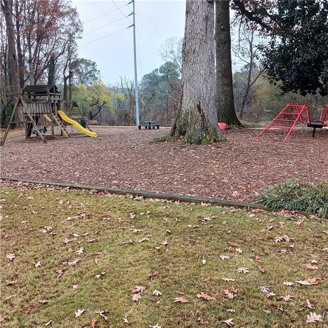 Building Photo - 3103 Colonial Way