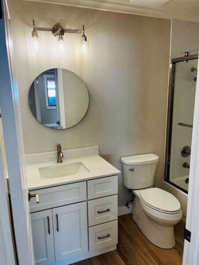 Building Photo - Single Level 2 Bedroom 2 Bath Danville Townhouse/Condo