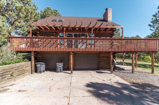 Building Photo - 6200 Pine Hollow Dr
