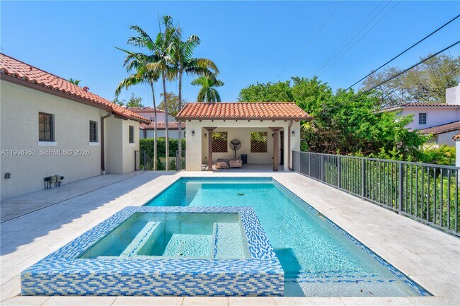 Building Photo - 519 Alhambra Cir