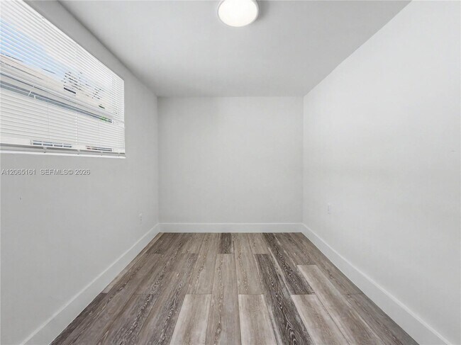 Building Photo - 228 NW 39th St