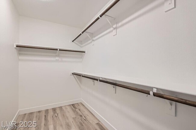 Building Photo - 5873 Skyfall Ct