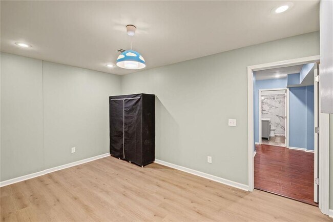 Building Photo - 12857 Waterside Dr