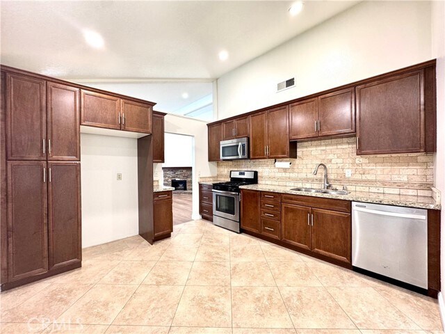 Building Photo - 27651 Soltero