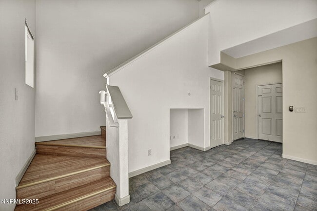 Building Photo - 9250 Lone Wolf Cir