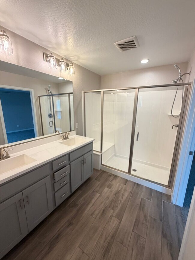 Building Photo - Beautiful newer townhome for rent in Tempe