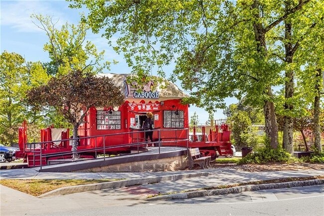 Building Photo - 3981 Longview Dr