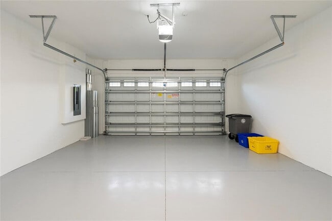 Building Photo - 14989 RedCove Pl