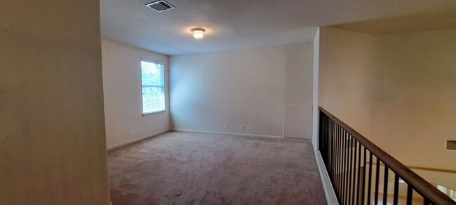 Building Photo - 2221 Nestlewood Dr