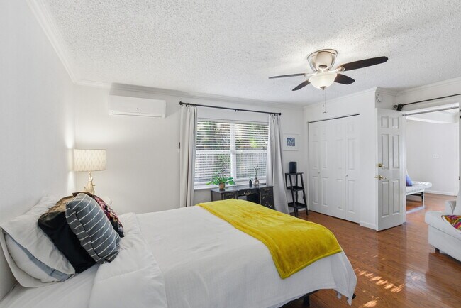 Building Photo - 2039 Pine Ridge Dr