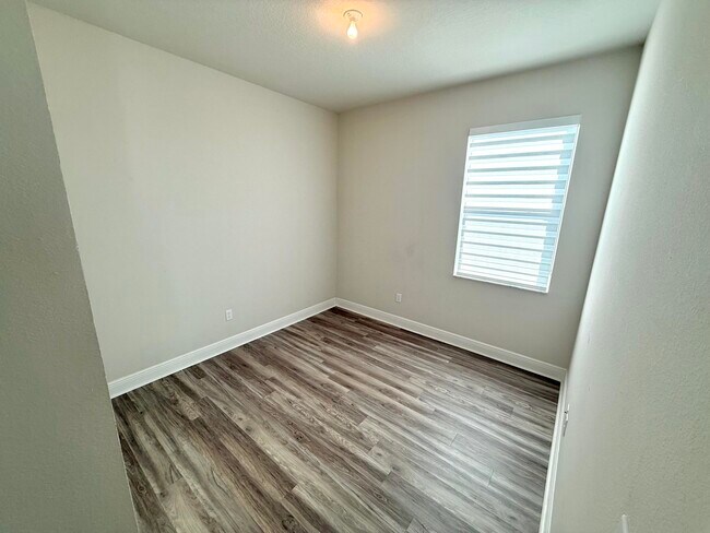 Building Photo - 10819 Pacini Wy