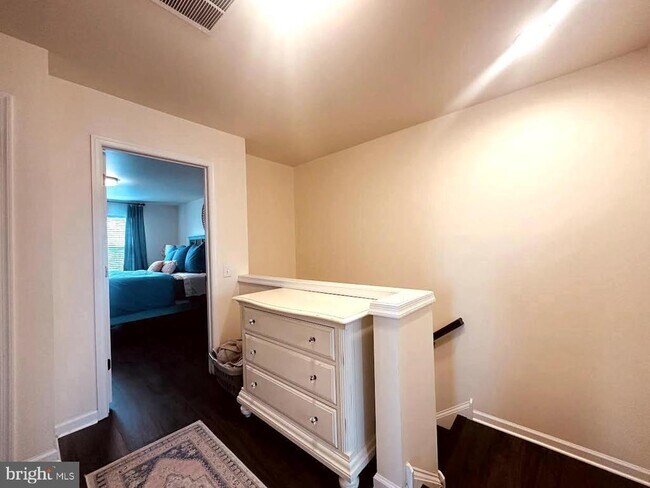 Building Photo - 1746 Beacon Ln