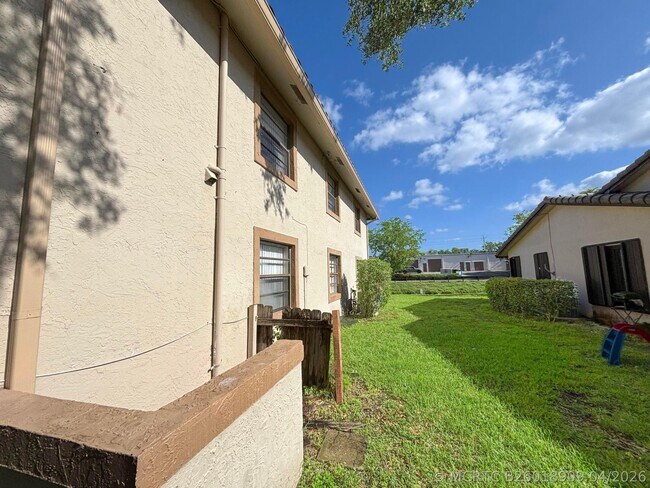 Building Photo - 10901 NW 45th St