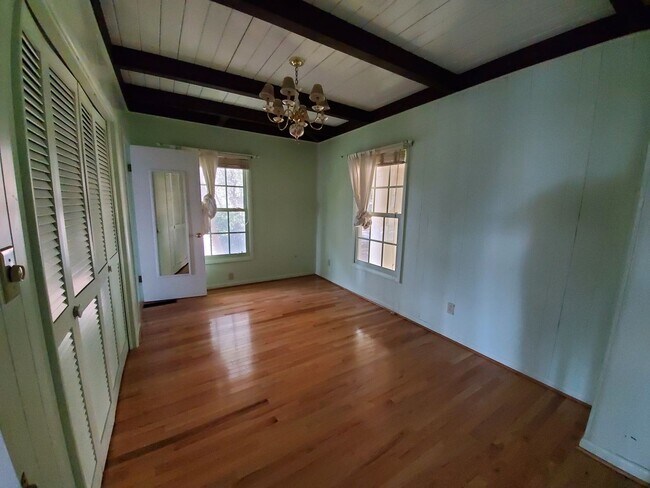 Building Photo - BEACH FRONT Port Royal