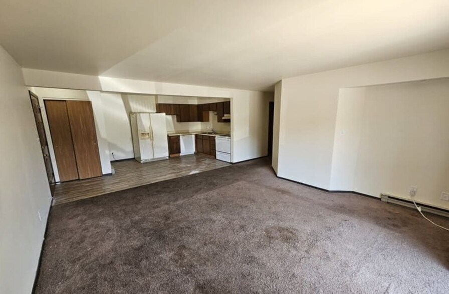 Building Photo - 820 Edgebrook Dr